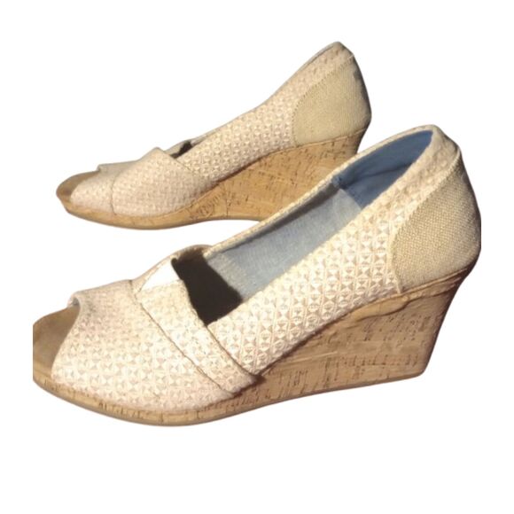 Toms Women's Size 7.5 Cream Colored Wedges, Espadrille, Sandals - Picture 1 of 8